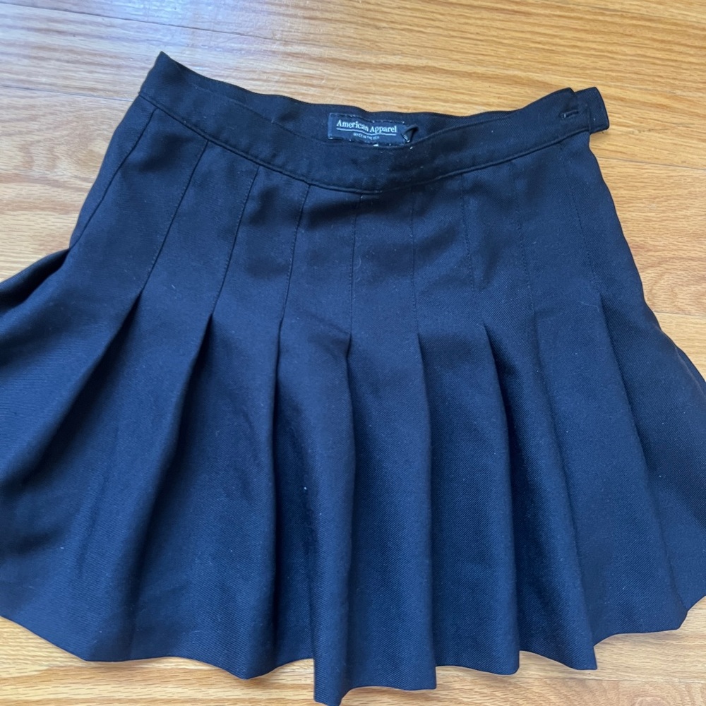 American Apparel Black Pleated Skirt